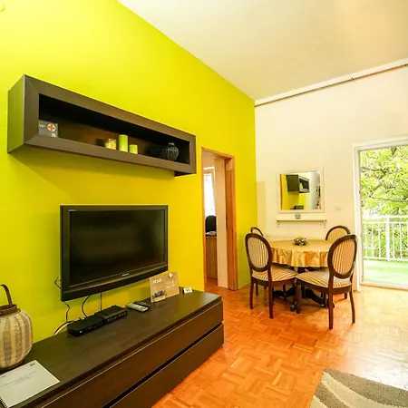 1bdr In Heart Of Center * Sarajevo